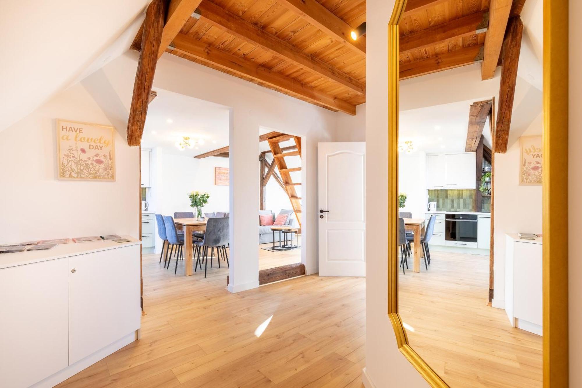 Apartment With Entresol Old Town Красков Екстериор снимка