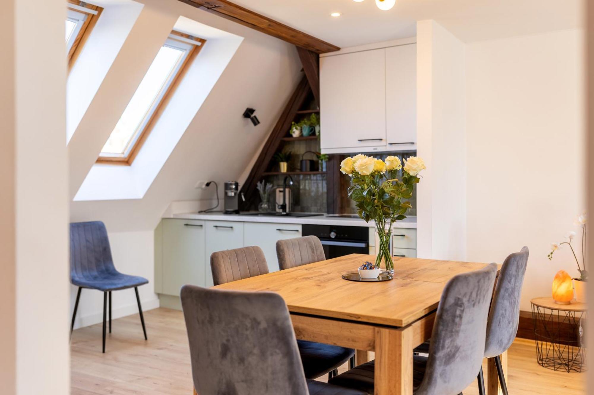 Apartment With Entresol Old Town Красков Екстериор снимка
